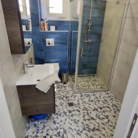 Blue Charm House - 2 Apartment Ofrinion